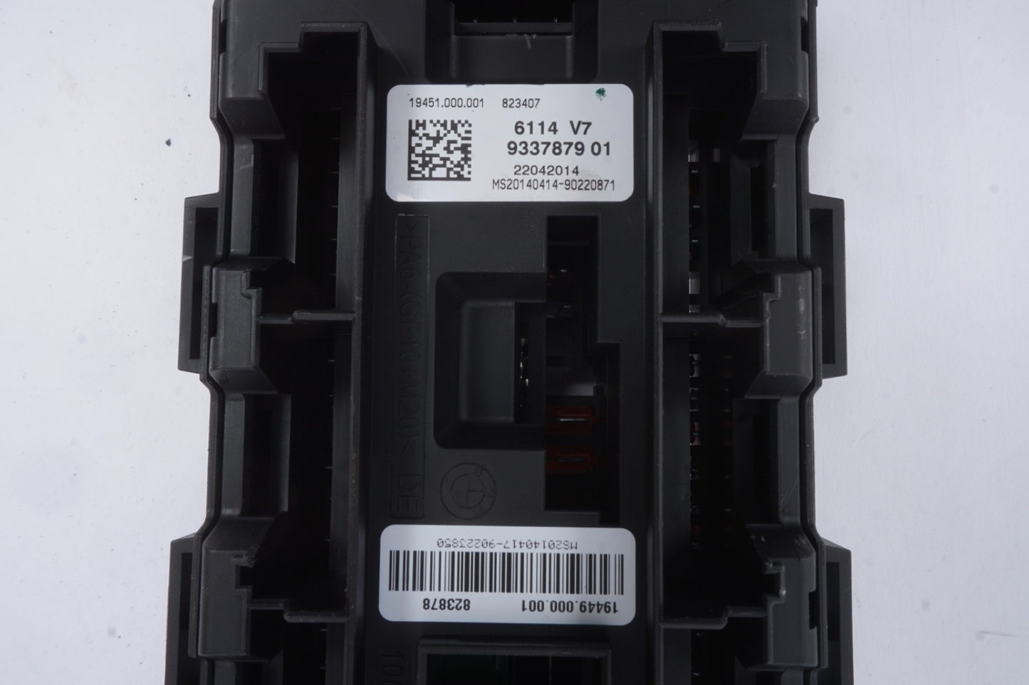 2014 - 2016 BMW 428i F32 FRONT POWER DISTRIBUTION FUSE BOX 9337879   OEM