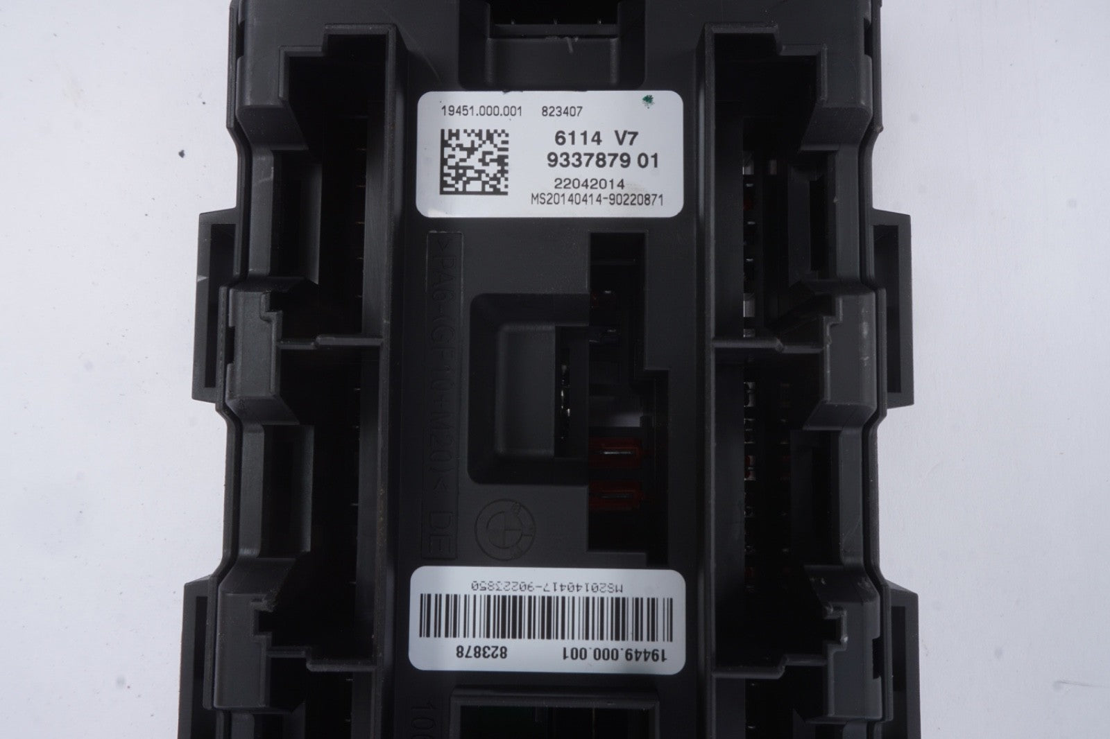 2014 - 2016 BMW 428i F32 FRONT POWER DISTRIBUTION FUSE BOX 9337879   OEM