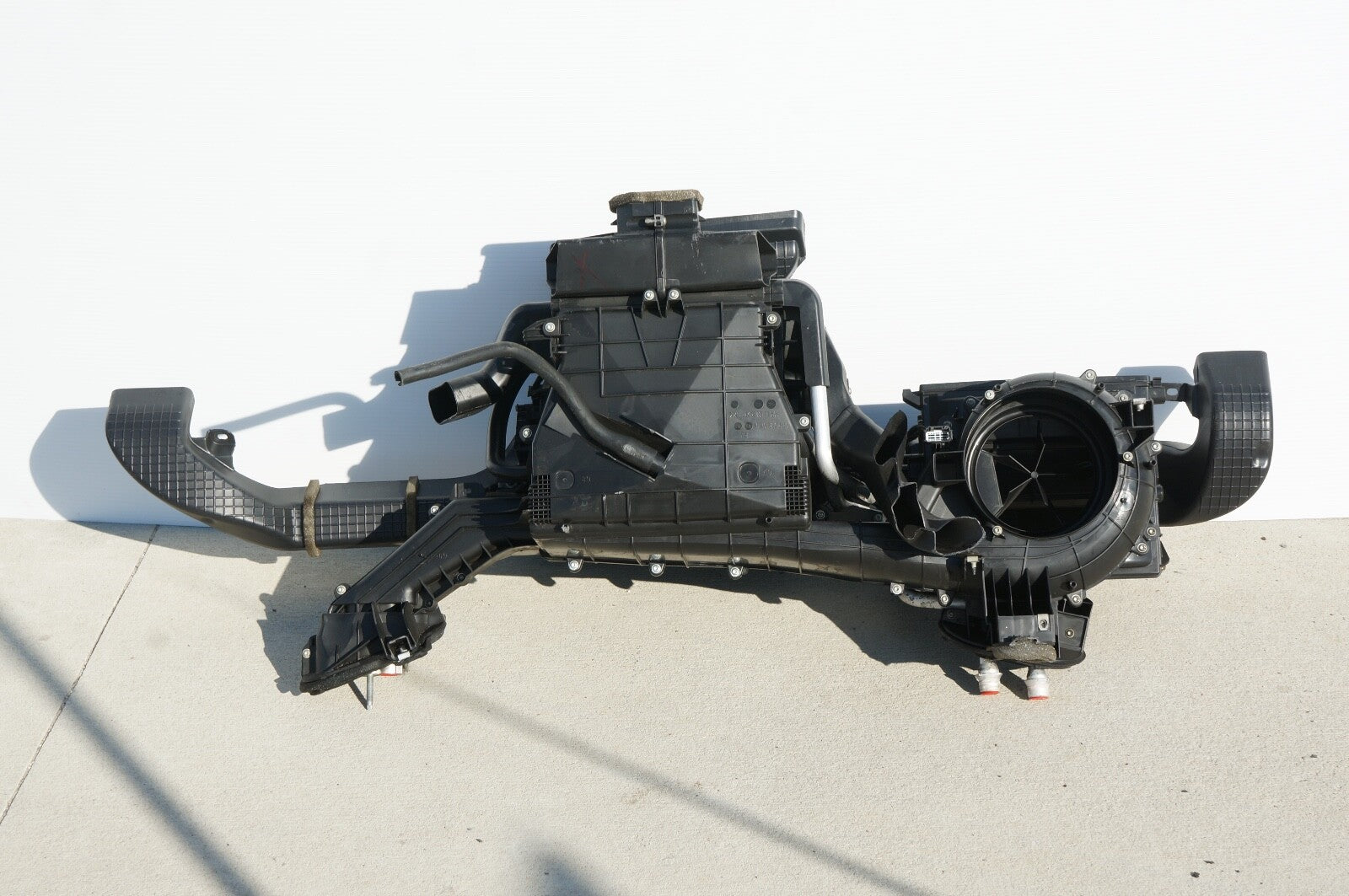 2020-2023 CADILLAC CT4 2.0L AC HVAC HEATER EVAPORATER CORE BOX CASE OEM