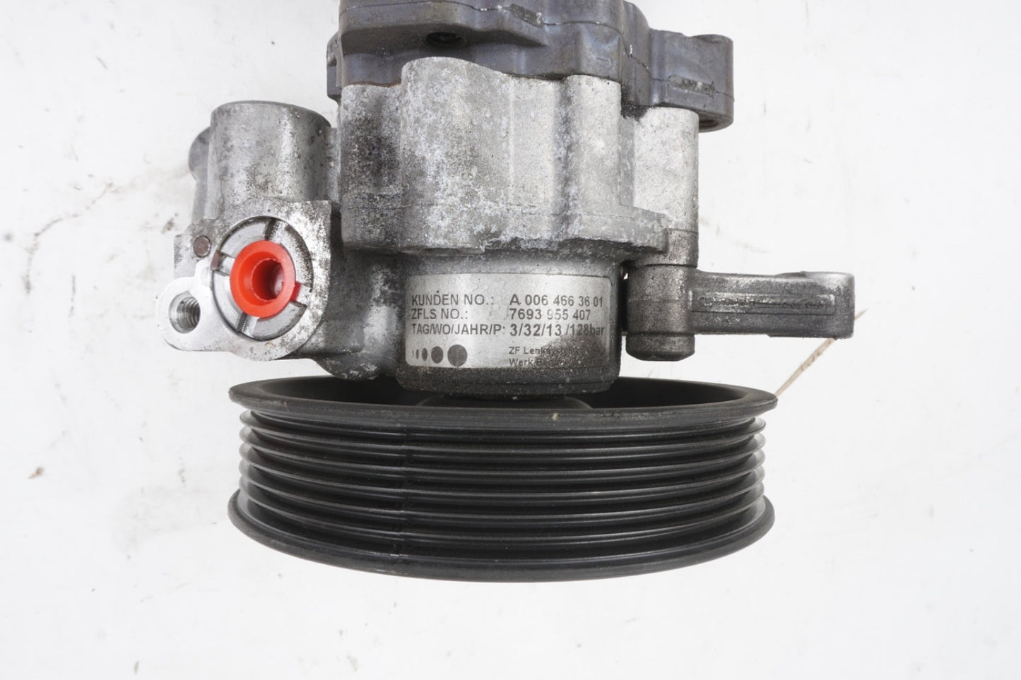 2012 - 2014 Mercedes W204 C250 M271 Power Steering Pump 0064663601 OEM 38k