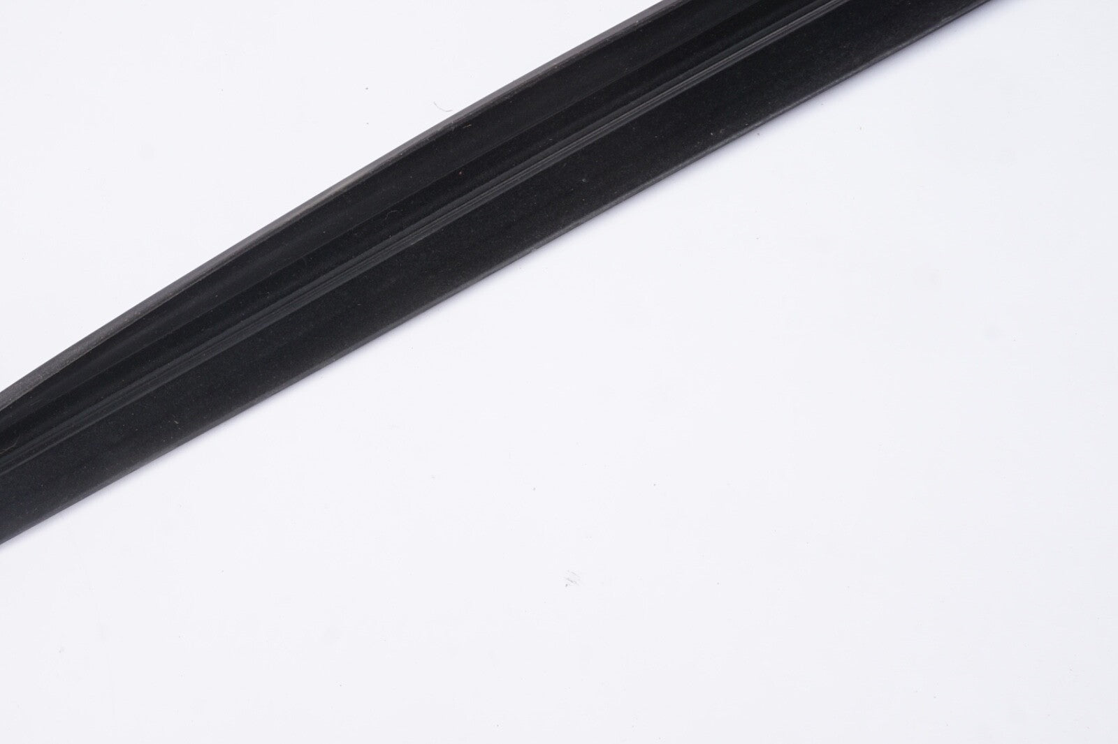 2021 - 2025 BMW 430i M440 M4 COUPE CONVERTIBLE RIGHT DOOR SEAL GASKET