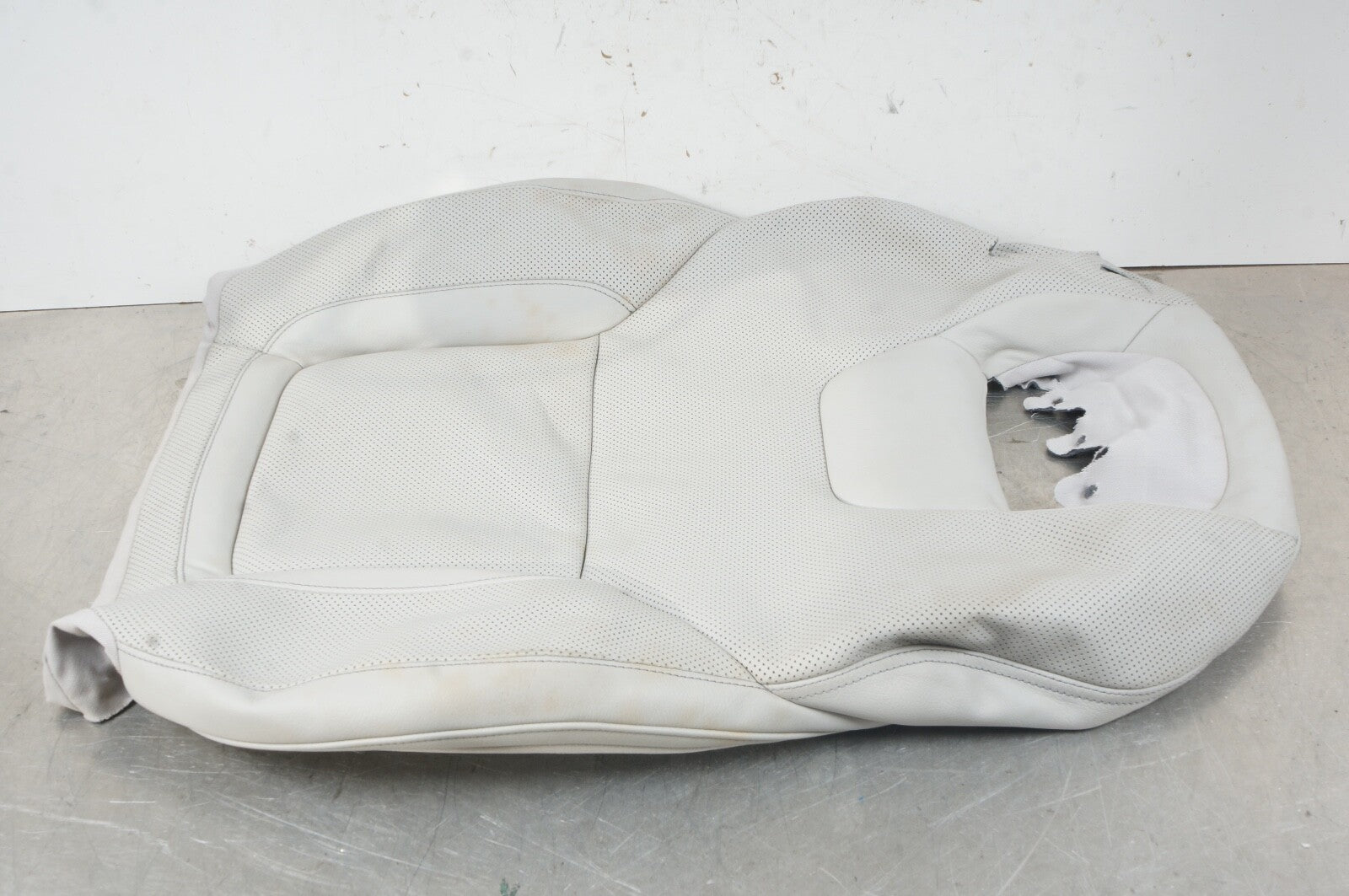2013-2020 MERCEDES SL CLASS R231 FRONT RIGHT SEAT UPPER CUSHION VENTED GRAY OEM