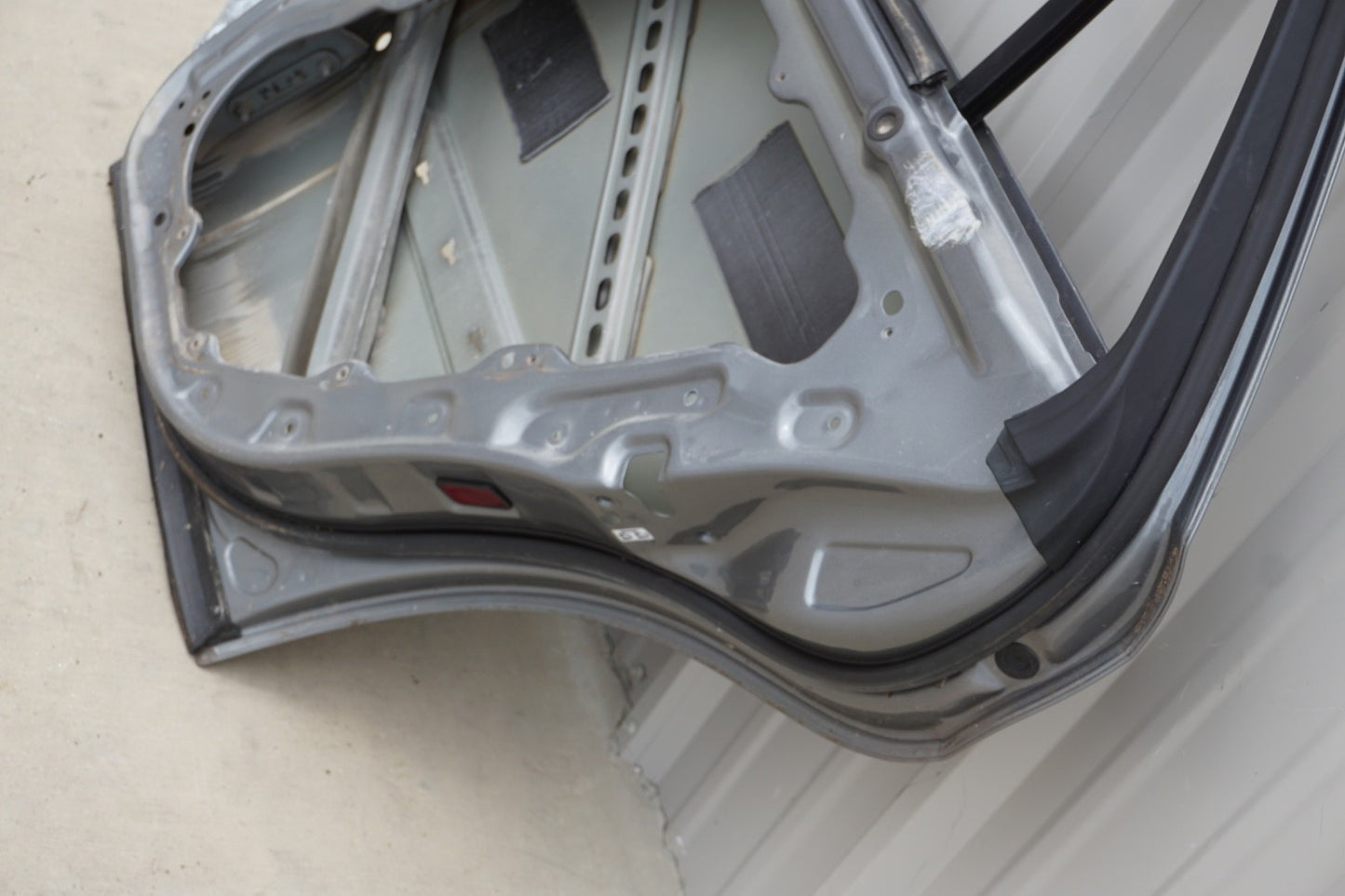 06 - 11 Mercedes W164 ML63 ML350 ML500 REAR RIGHT PASSENGER SIDE DOOR SHELL OEM