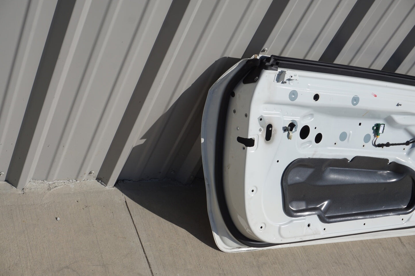10-16 MERCEDES W207 C207  E350 E550 COUPE FRONT LEFT COMPLETE DOOR SHELL