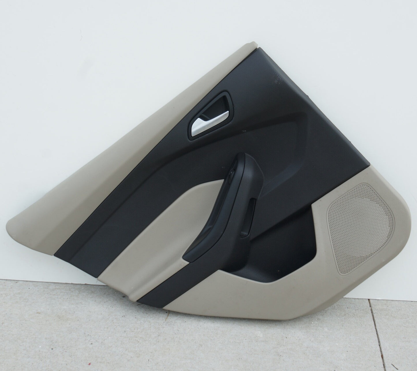 15 16 17 18 Ford FORD FOCUS REAR LEFT DOOR PANEL