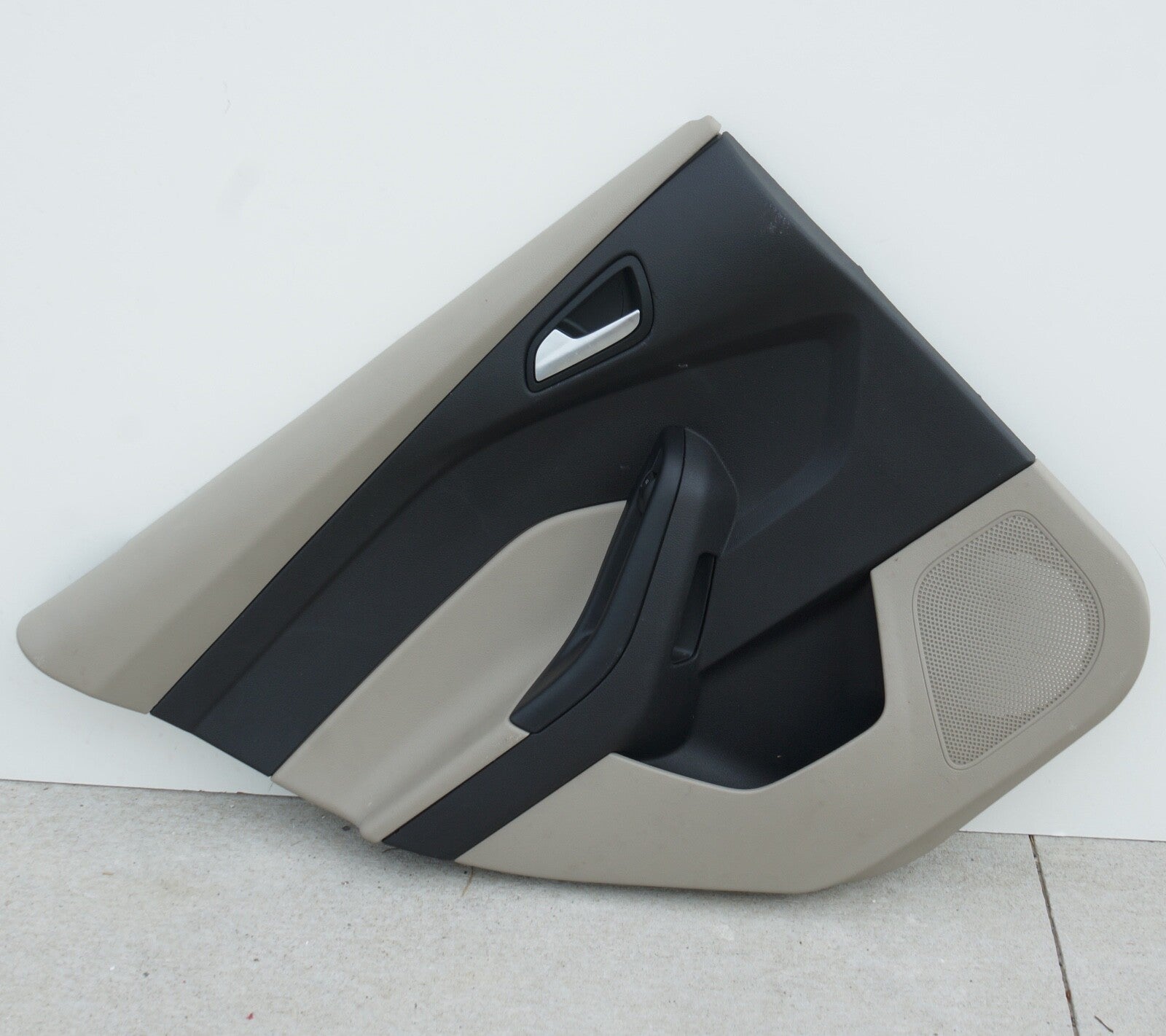 15 16 17 18 Ford FORD FOCUS REAR LEFT DOOR PANEL