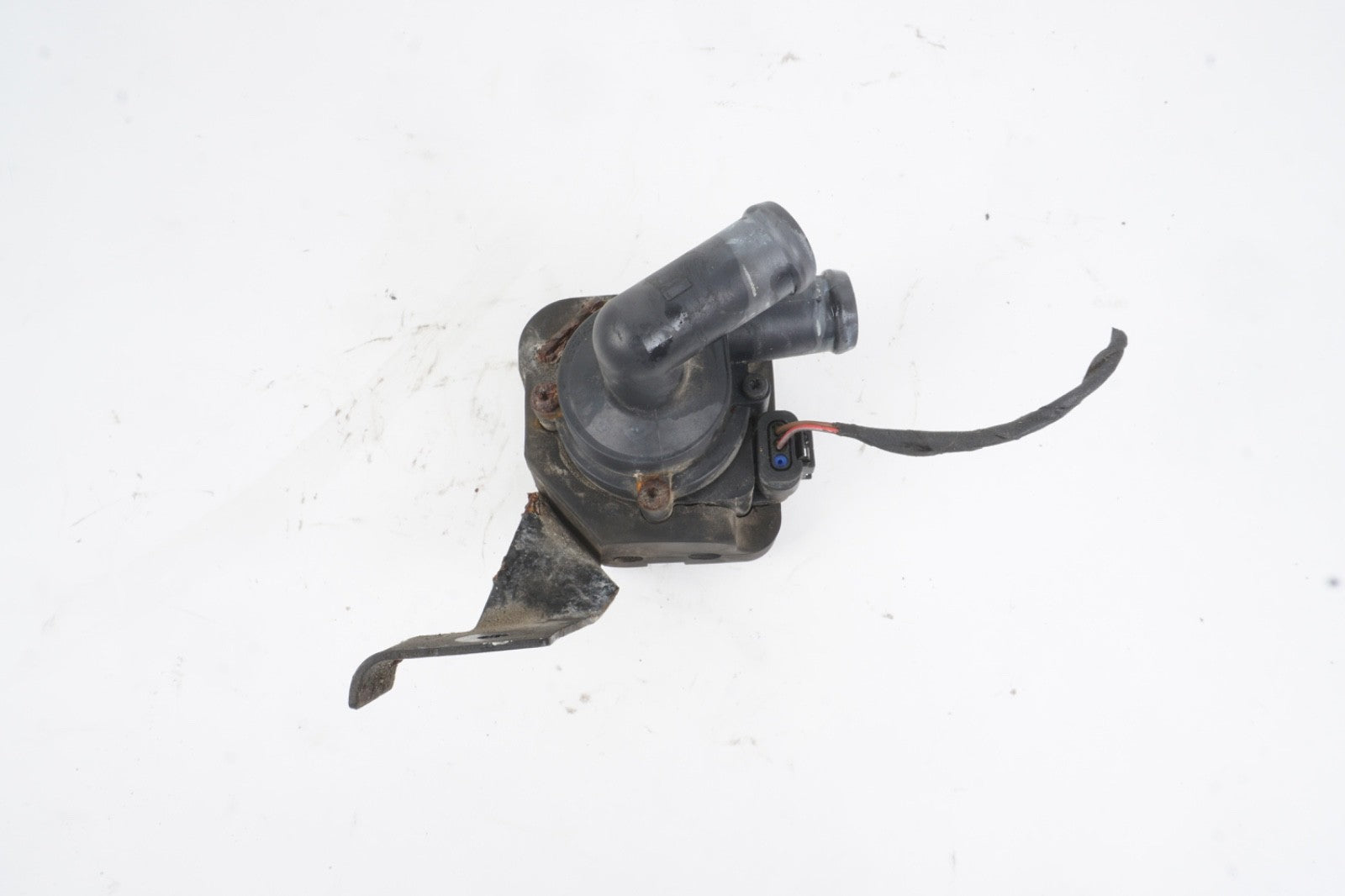 BMW F01 F06 F10 F12 550 650 750 N63 Auxiliary Electric Coolant Water Pump OEM