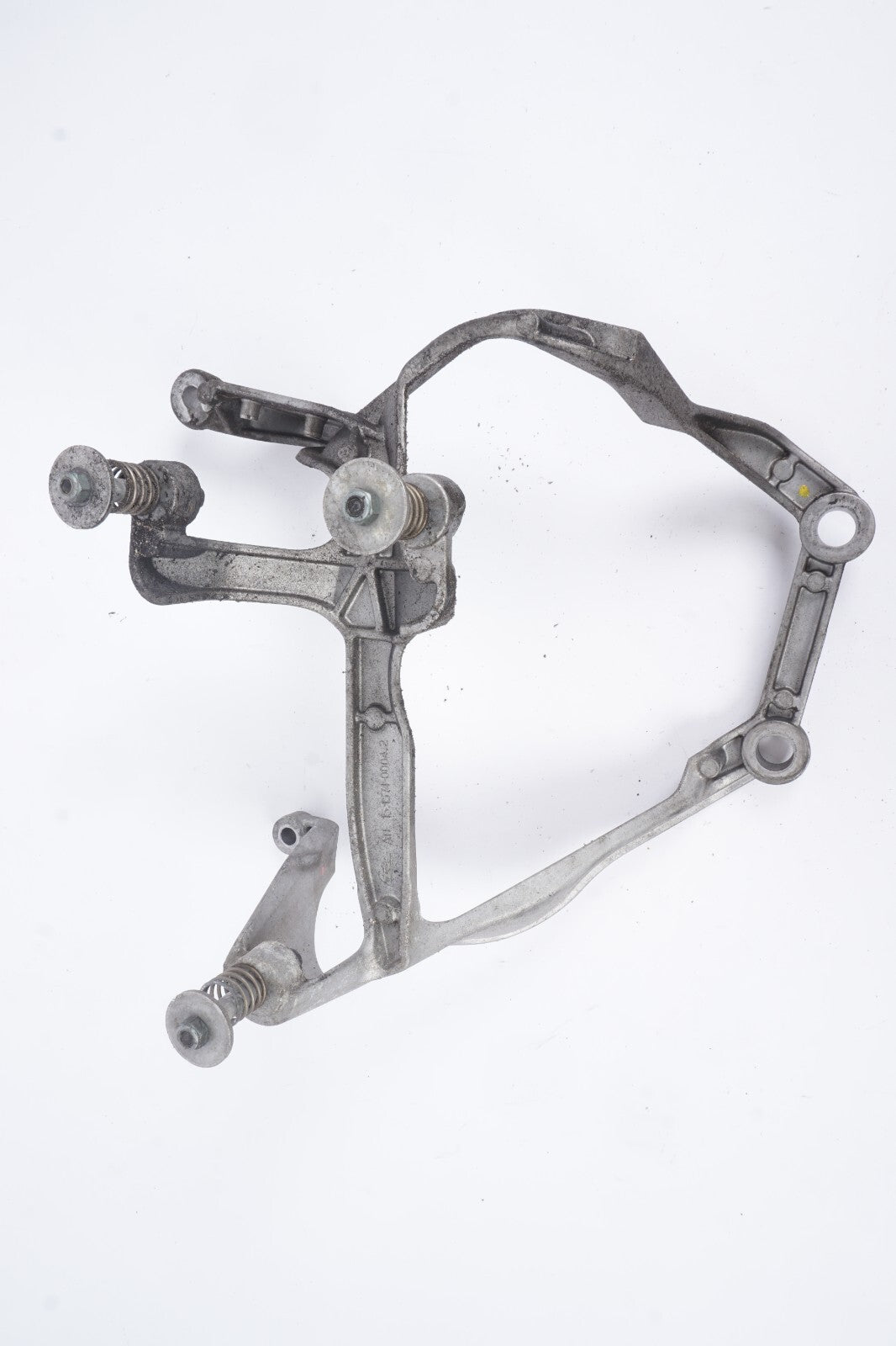 04-10 AUDI A8 A8L Ac Compressor Bracket Mount 4E0616869C OEM