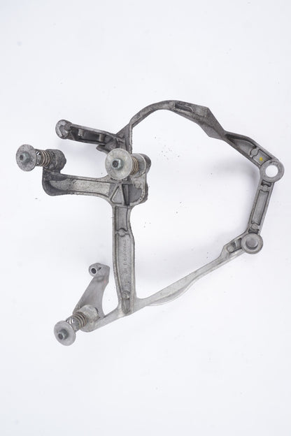 04-10 AUDI A8 A8L Ac Compressor Bracket Mount 4E0616869C OEM