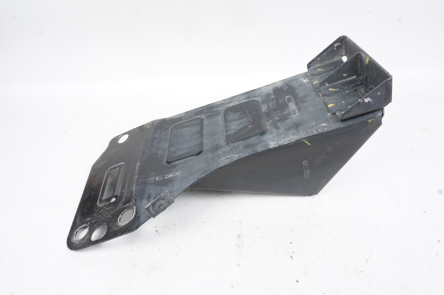 2017 - 2019 ALFA ROMEO GIULIA FRONT LEFT SIDE BUMPER MOUNT SUPPORT BRACKET OEM