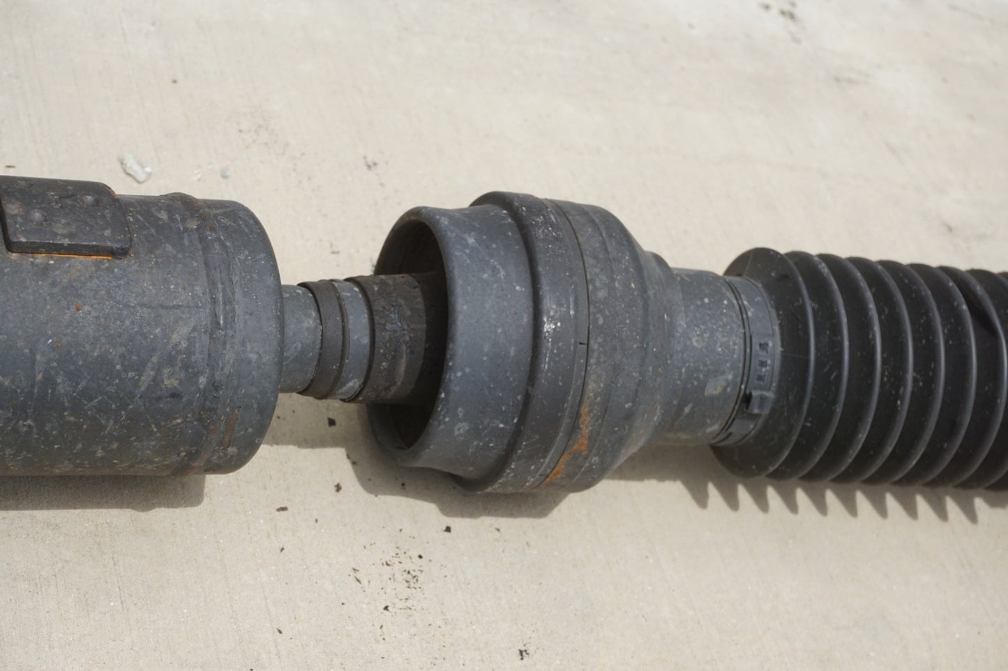 2017 - 2019 NISSAN TITAN XD REAR DRIVE SHAFT 5.0L 4X4 4WD 1N6BA1F34KN519715