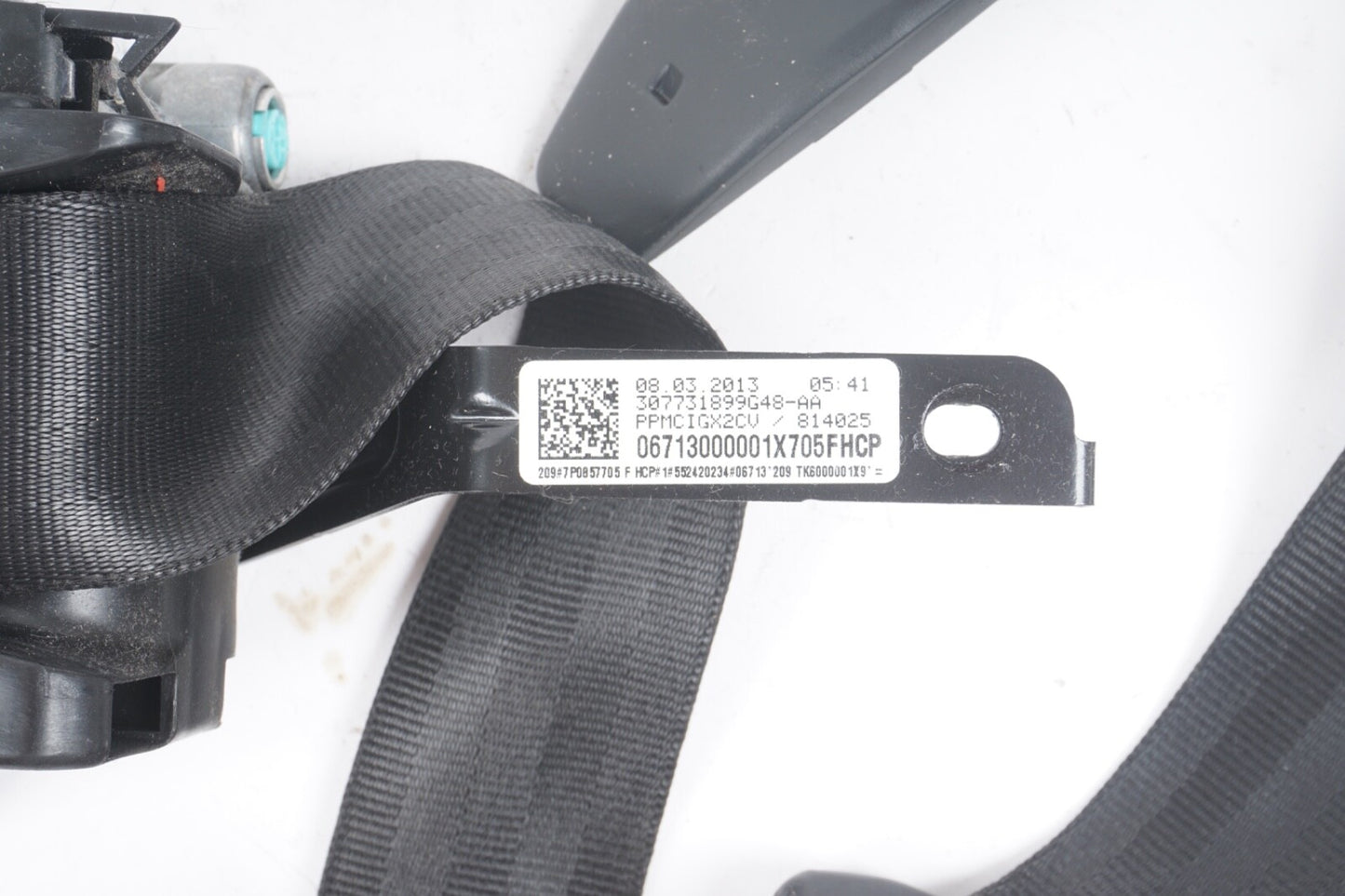 2011 - 2018 PORSCHE CAYENNE OEM FRONT LEFT SEAT BELT RETRACTOR | BLACK