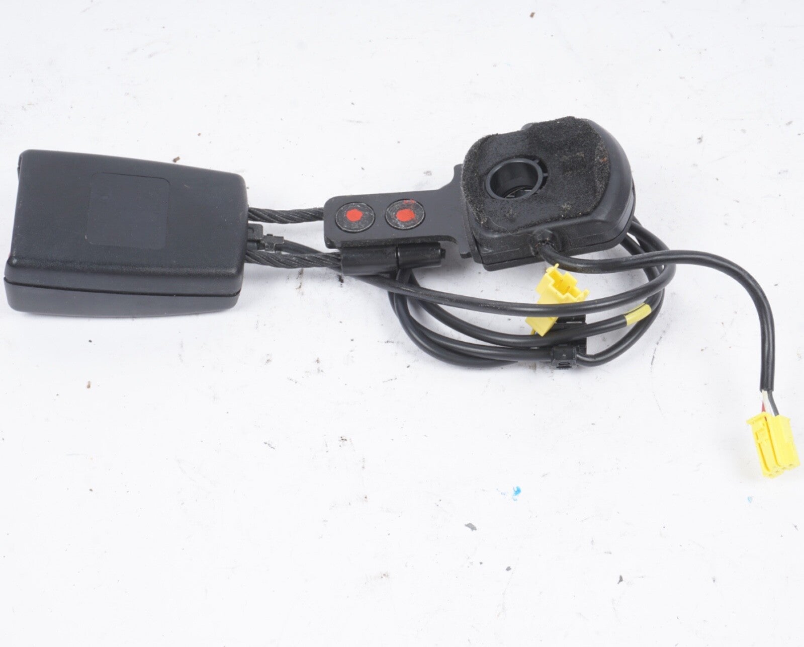 10-17 Mercedes W207 E550 E350 Convertible Front Right Seat Belt Buckle Black OEM