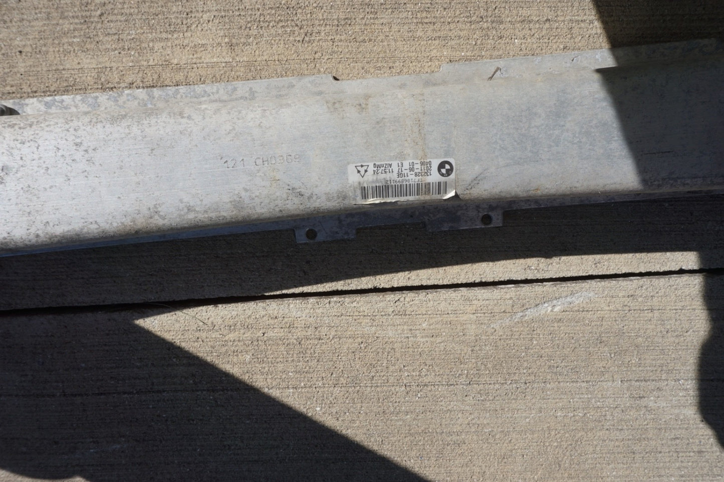 08-12 BMW 750Li 740I F01 F02 FRONT BUMPER REINFORCEMENT BAR  7186899 OEM