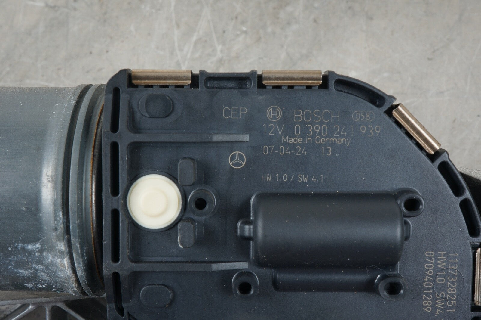 07-14 Mercedes W221 S550 CL550 Left Windshield Washer Wiper Motor 0390241939 OEM