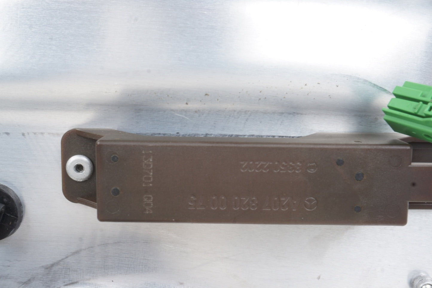 2008 - 2014 Mercedes W204 C250 C300 C350 Rear Left Side Door Window Regulator