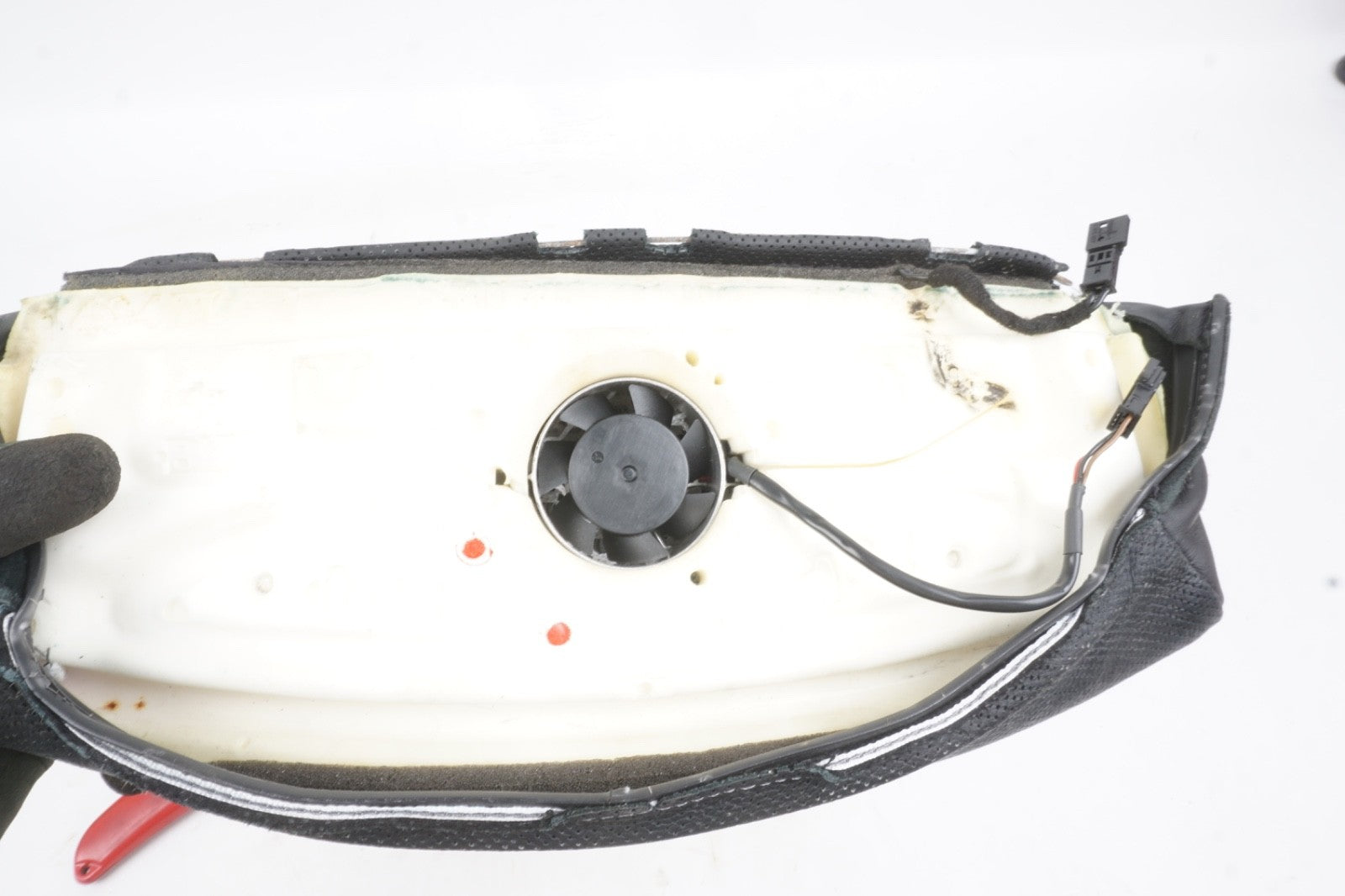 2012-2016 BMW 650XI F13 COUPE FRONT RIGHT SIDE LOWER SEAT COVER OEM