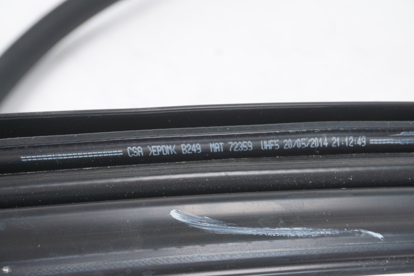 2014 - 2020 MASERATI GHIBLI FRONT RIGHT SIDE DOOR SEAL WEATHERSTRIP OEM
