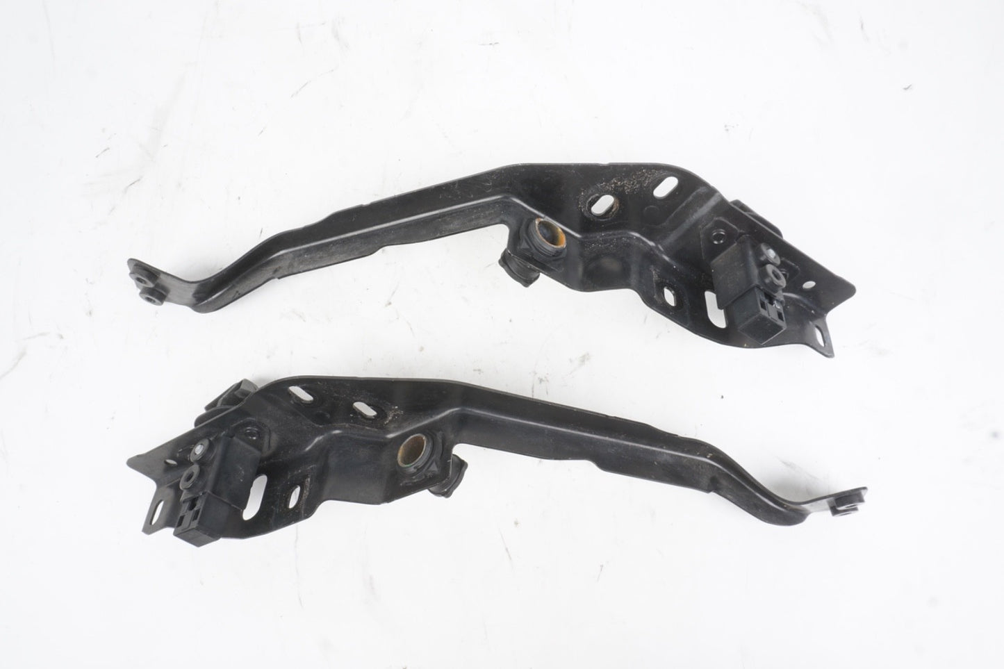08-14 Mercedes W204 C250 Front Left Right Side Head Light Bracket Mount OEM