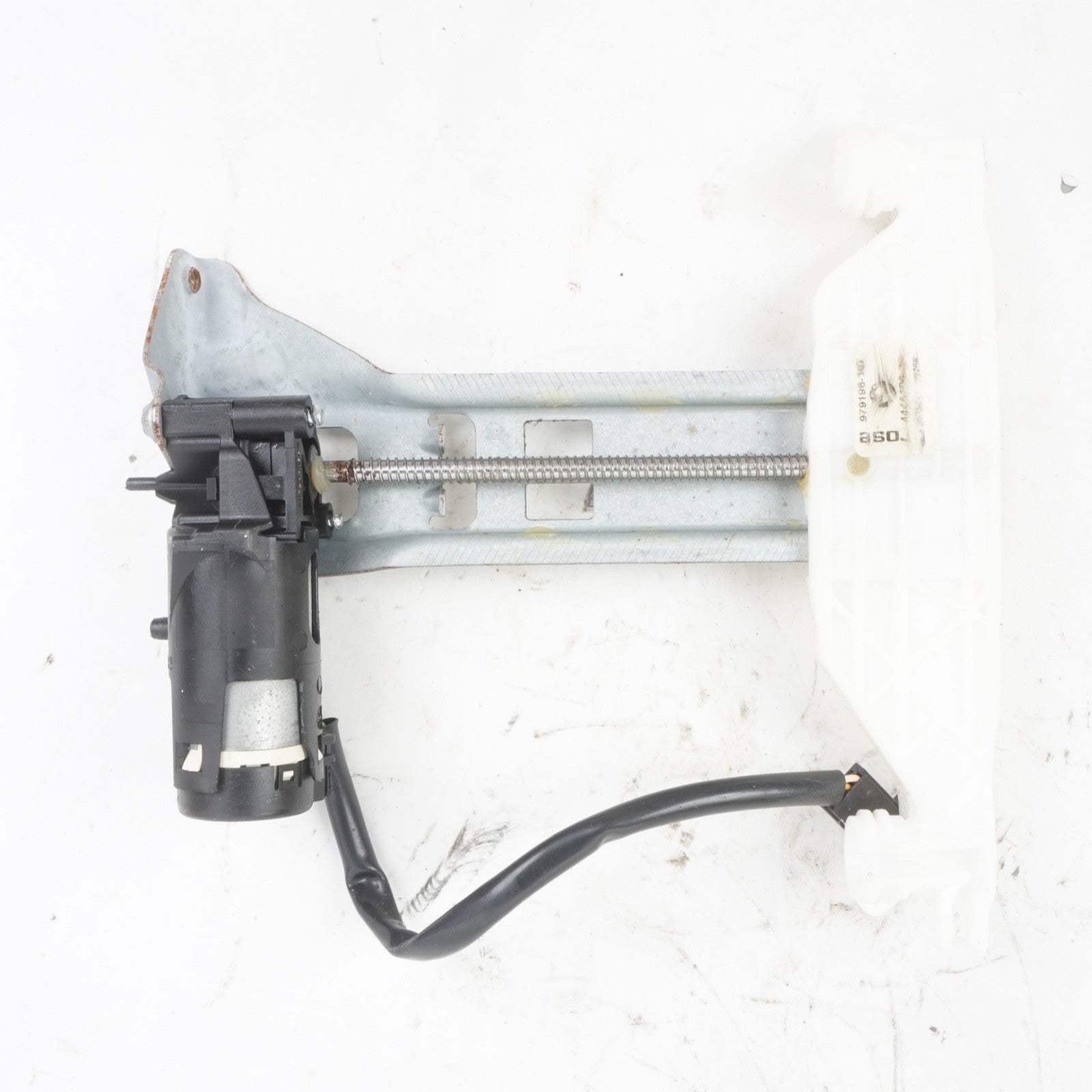 2011 - 2016 BMW 650i F10 FRONT RIGHT SIDE SEAT HEADREST ADJUST MOTOR OEM