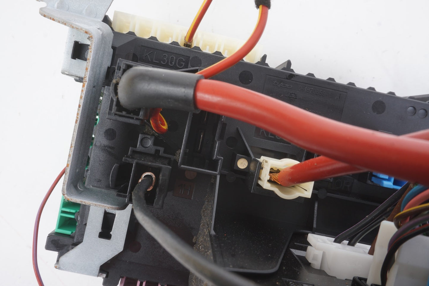 08-14 Mercedes-Benz C300 Rear SAM Fuse Box Relay 2049001002 OEM