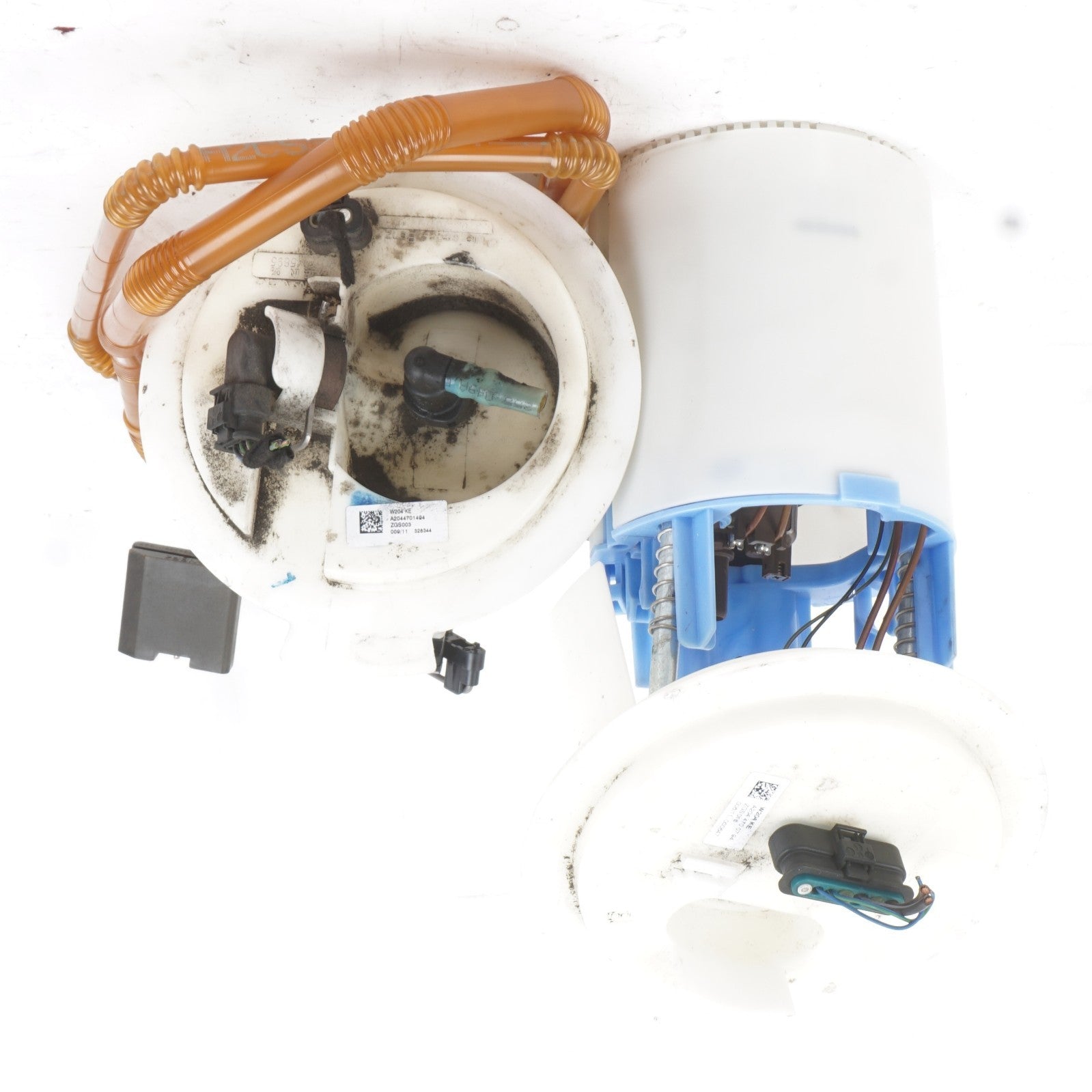 2008 - 2011 Mercedes C300 W204 Fuel Pump Left & Right  OEM