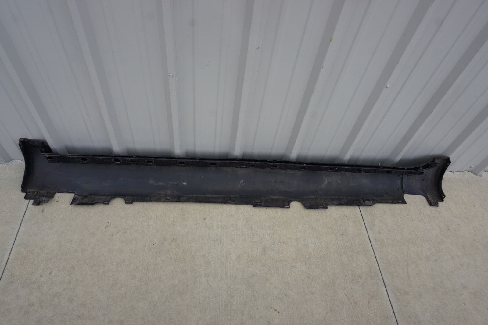 04-10 AUDI A8 Quattro L Right-Passenger Side Rocker Panel Skirt Molding OEM