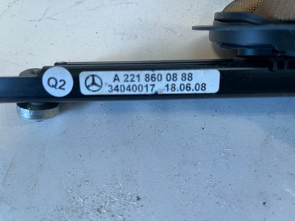 2010-2013 MERCEDES S550 W221 FRONT RIGHT PASSENGER SIDE SEAT BELT RETRACTOR OEM