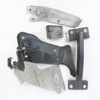 2014 - 2020 MASERATI GHIBLI FRONT LEFT SIDE FENDER MOUNT SUPPORT BRACKET SET
