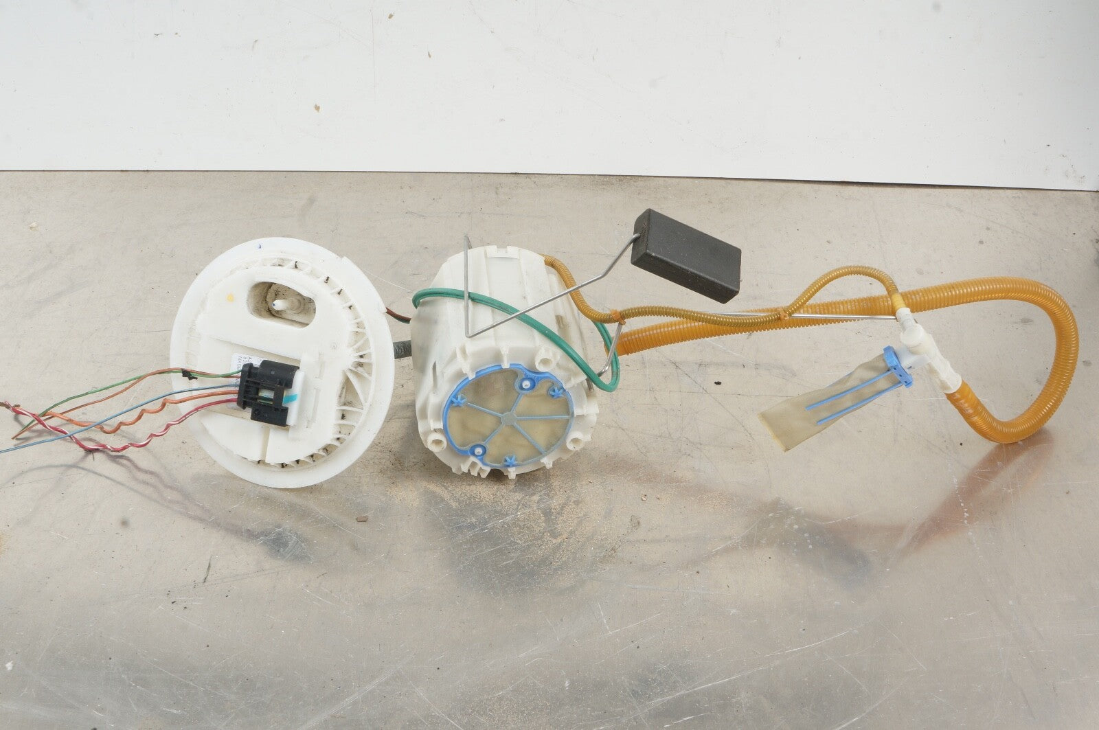 2009 2010 2011 Mercedes W251 R350 Fuel Gas Pump 2514701094 OEM