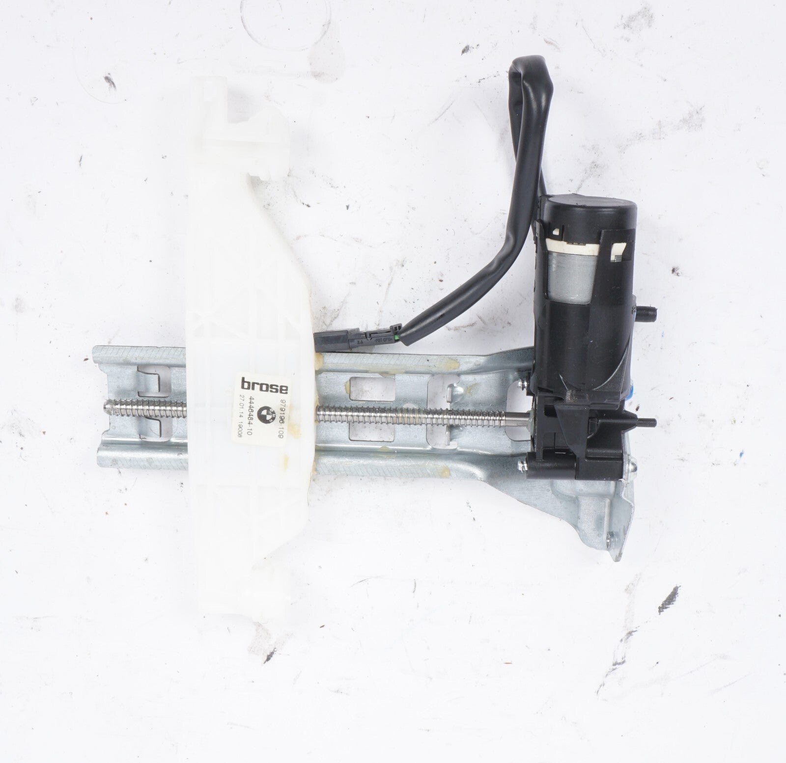 13-18 BMW 650i 640i Front Right Passenger Seat Headrest Motor OEM