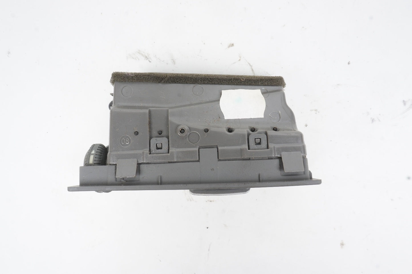 2007 - 2013 MERCEDES S550 W221 B PILLAR AC AIR VENT LEFT GRAY OEM