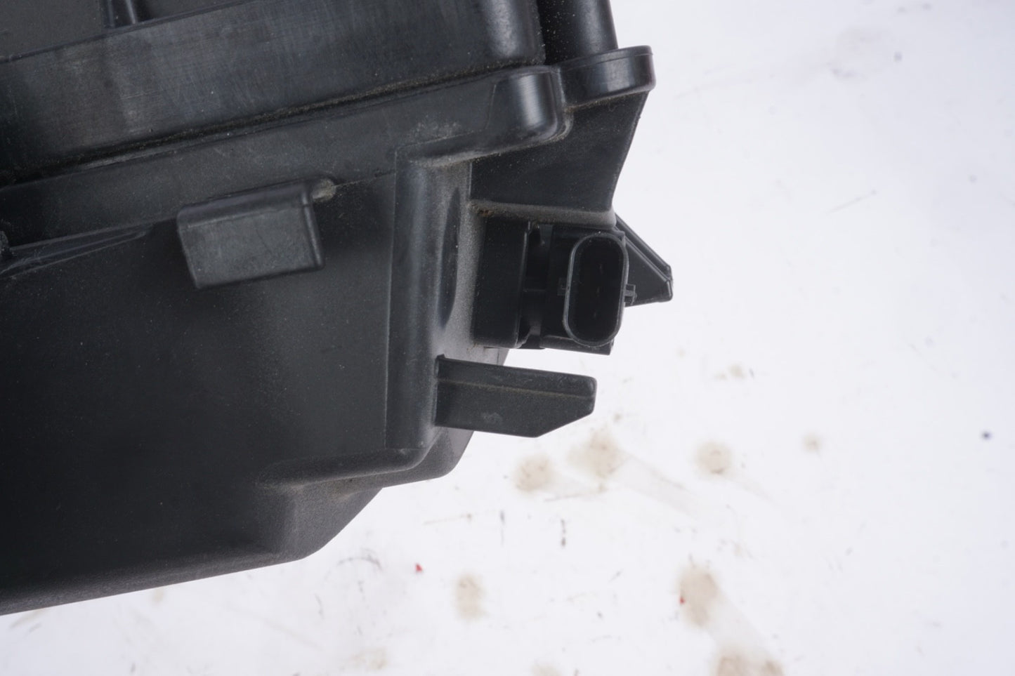 12-17 Mercedes W221 S550 CL550 Air Intake Cleaner Box Right 2780900201 OEM