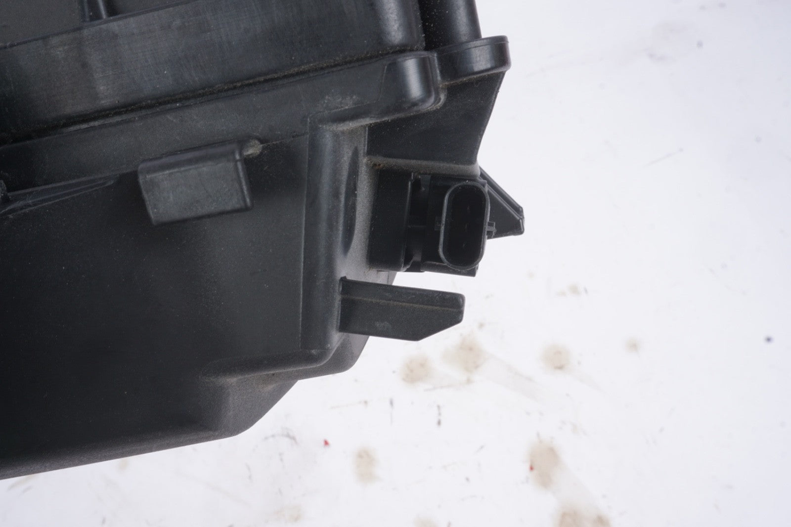 12-17 Mercedes W221 S550 CL550 Air Intake Cleaner Box Right 2780900201 OEM