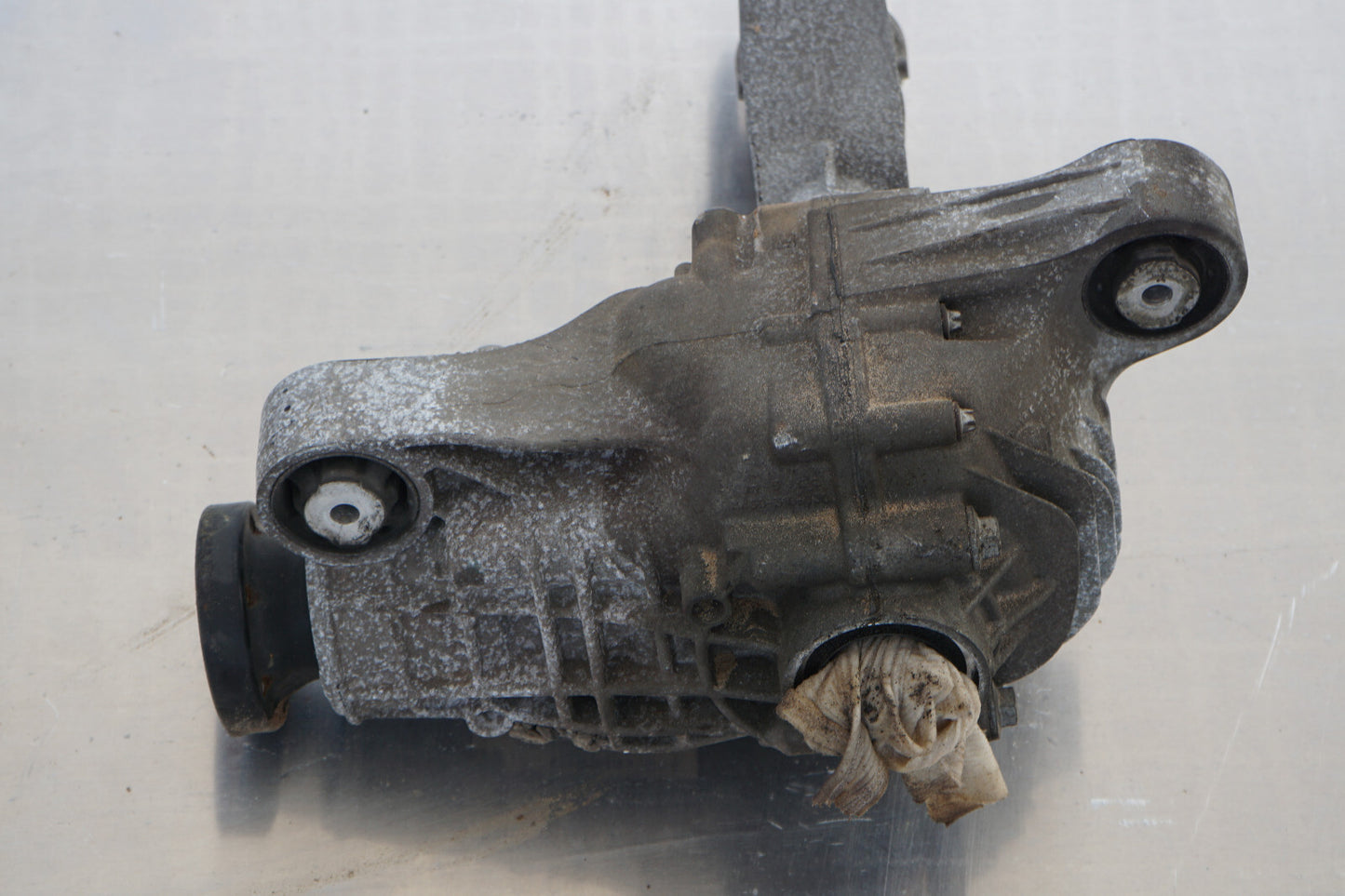 2006 - 2010 MERCEDES BENZ R350 4Matic W251 FRONT DIFFERENTIAL CARRIER OEM