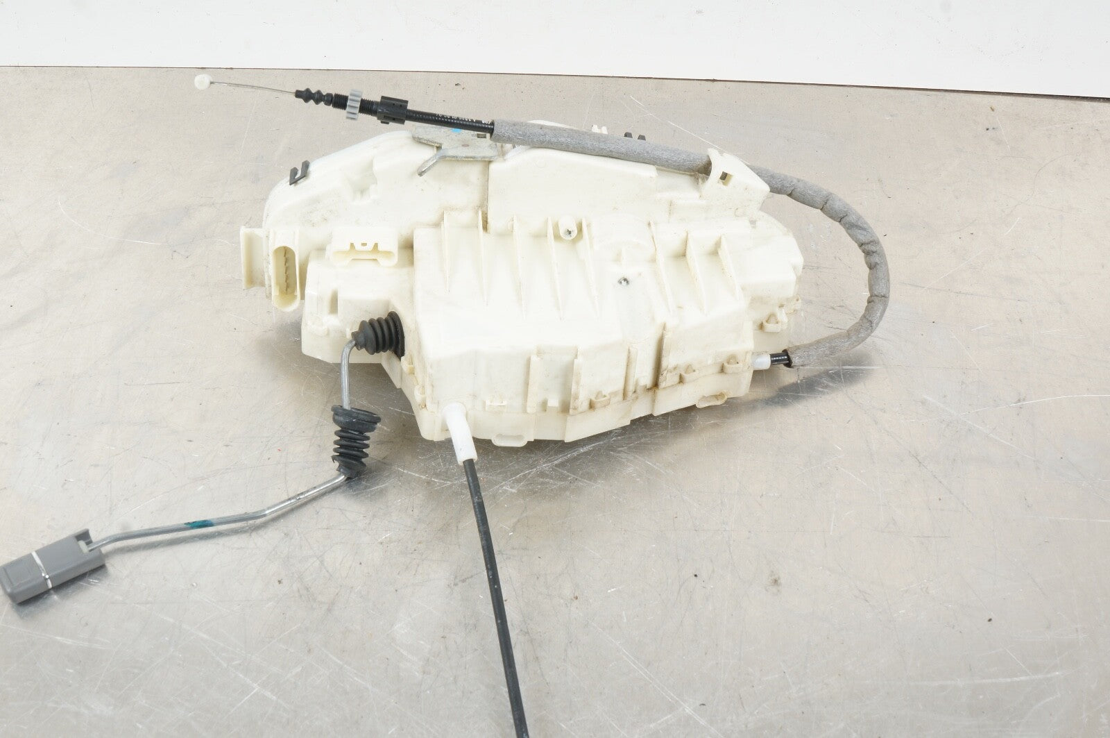 07-13 Mercedes W221 S400 S550 Rear Left Door Lock Latch Actuator 2217304335 OEM