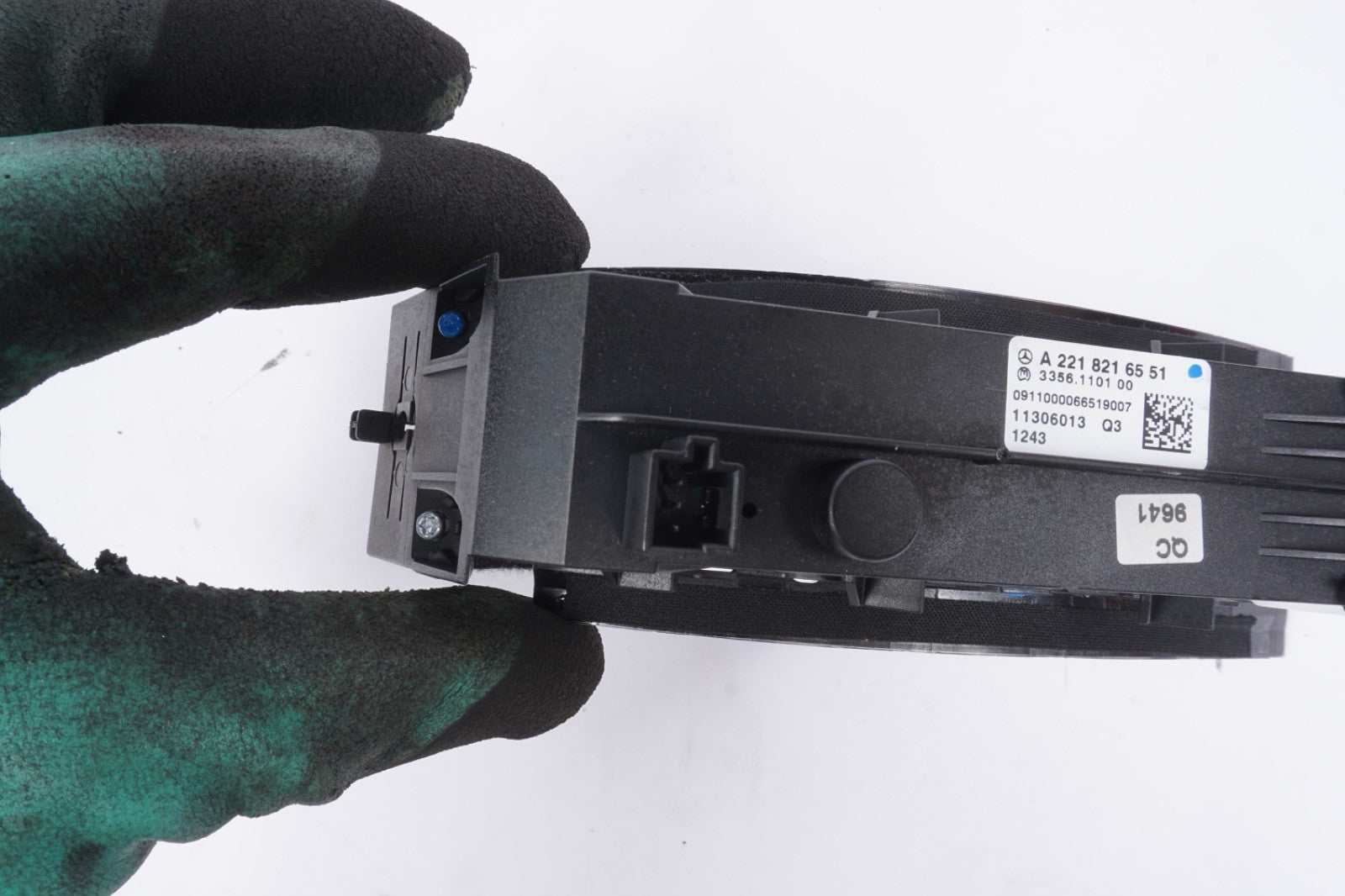 10-13 W221 MERCEDES S550 FRONT AIRMATIC SPORT CONTROL SWITCH  OEM 2218216551