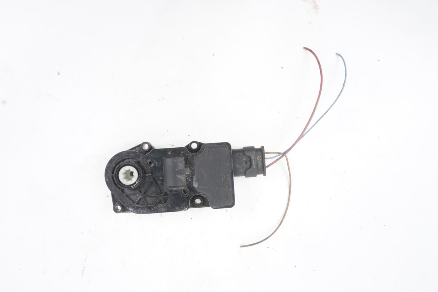 2022 - 2025 MERCEDES EQB OEM RADIATOR AIR SHUTTER MOTOR 2975006100