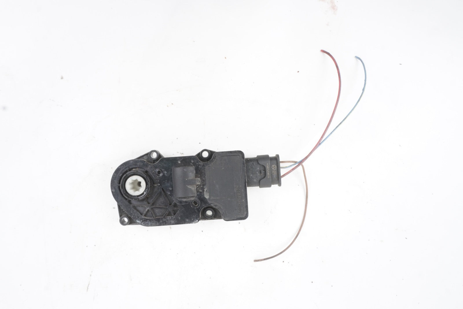 2022 - 2025 MERCEDES EQB OEM RADIATOR AIR SHUTTER MOTOR 2975006100