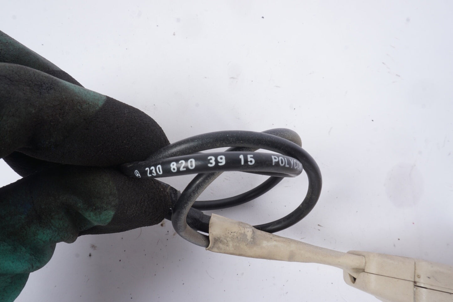 03-06 Mercedes SL550 R230 Right Passenger Side Seat Belt Buckle 2308600069 Oem