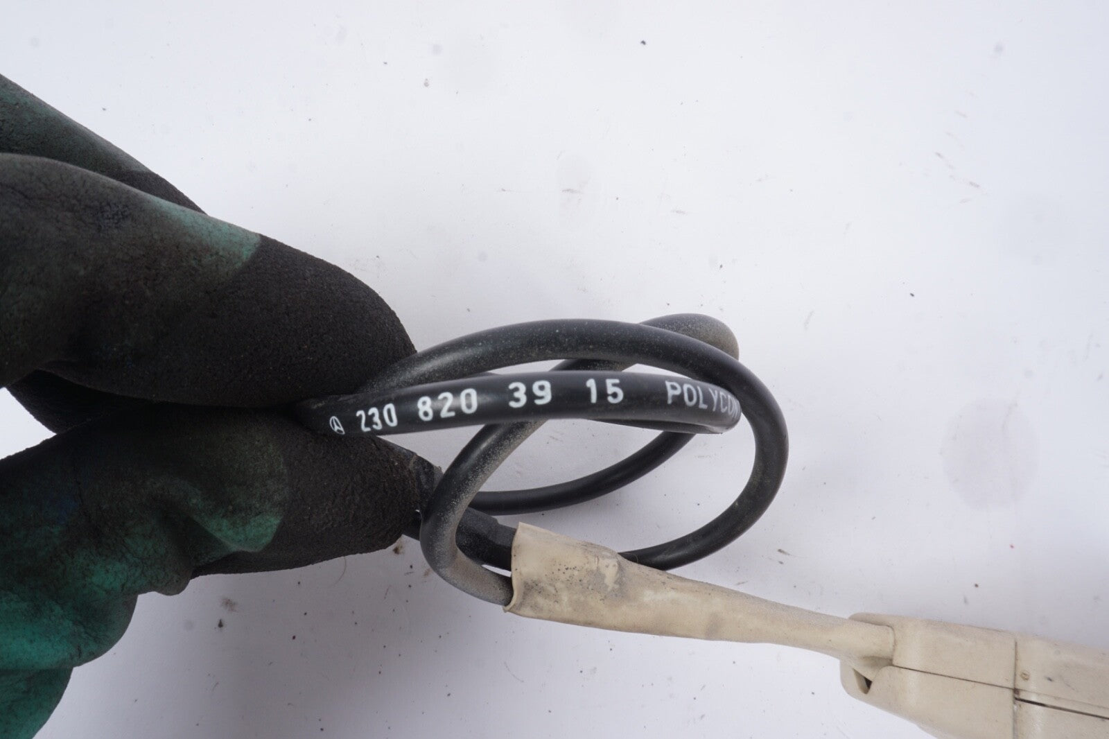 03-06 Mercedes SL550 R230 Right Passenger Side Seat Belt Buckle 2308600069 Oem