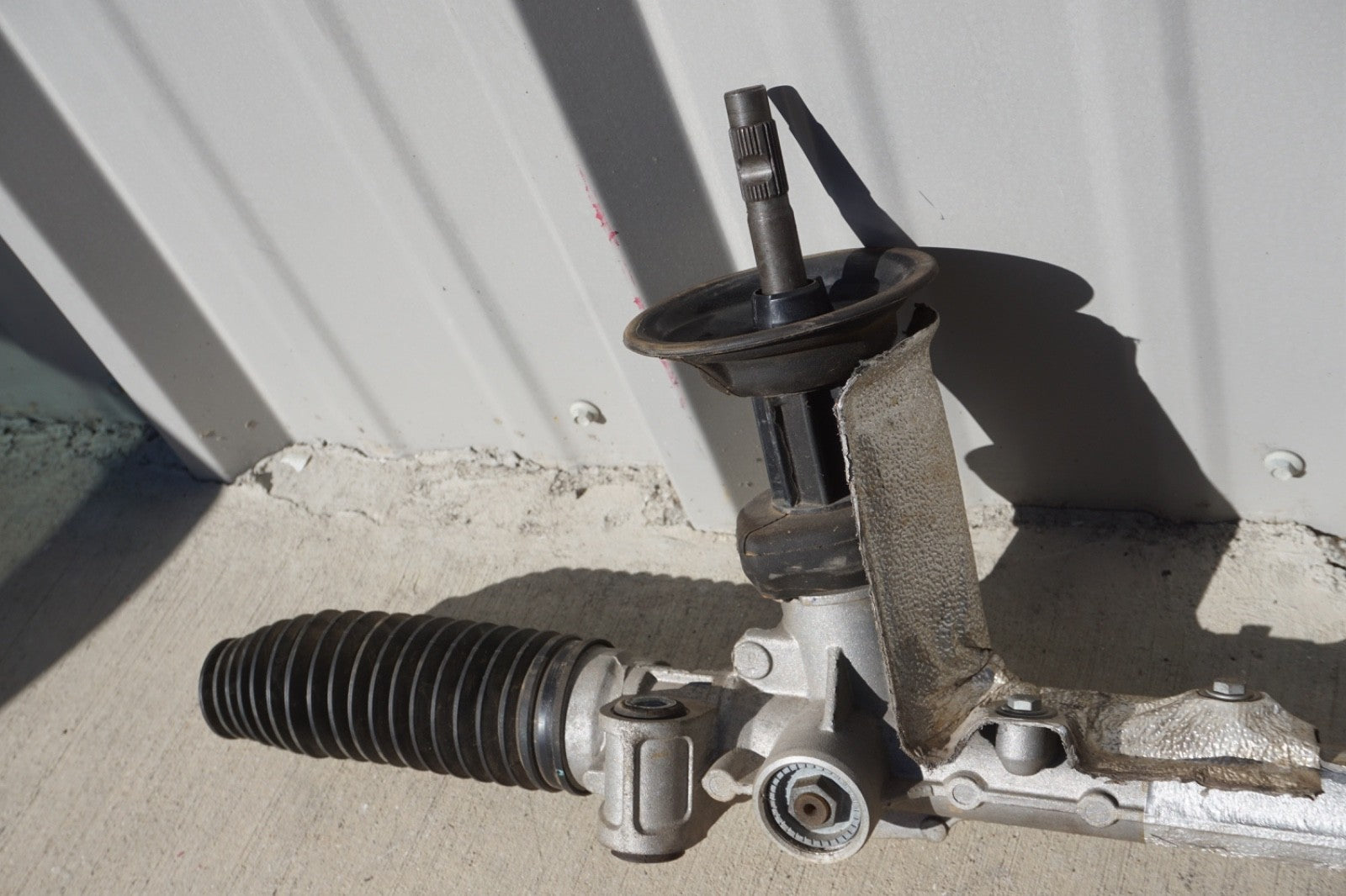 2016 - 2019 Jeep Renegade Steering Rack OEM