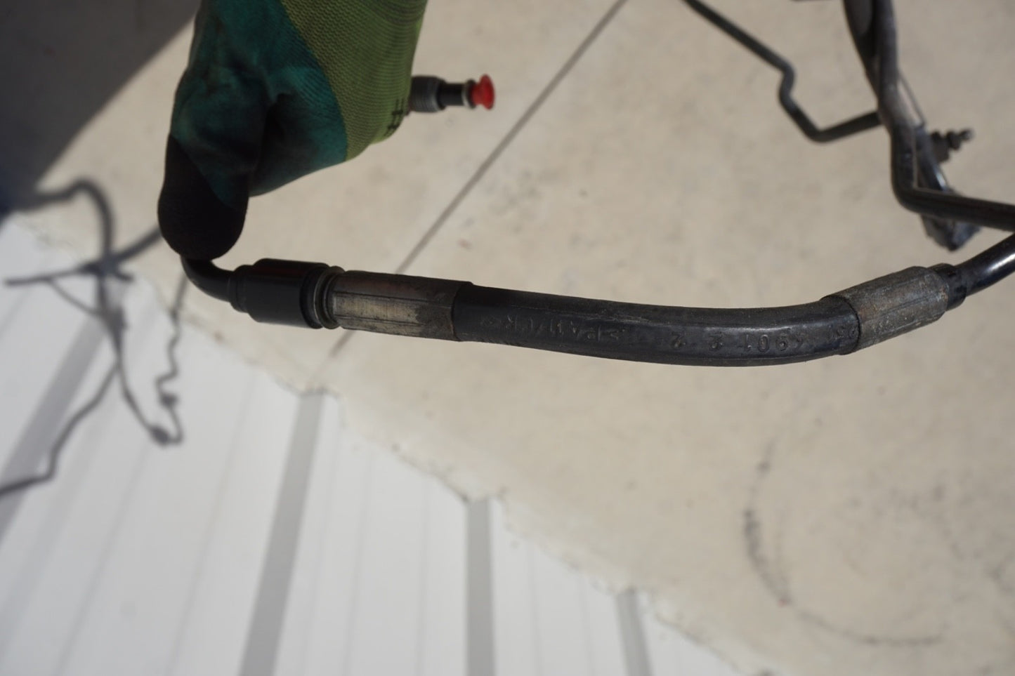 2003 - 2011 Mercedes R230 SL55 SL500 hydraulic hose line 2309974282