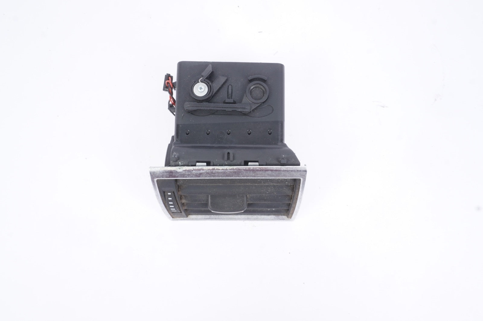 2004 - 2010 AUDI A8 S8 - LEFT Center DASH AIR VENT 4E0820951G
