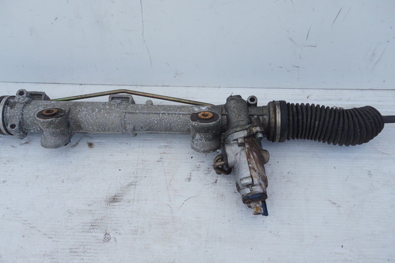 2003-2006 Mercedes-Benz SL500 Power Steering Rack And Pinion 2304600800  OEM
