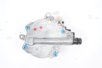 13 - 18 BMW 550I 650I 750I 4.4L N63 Vacuum Pump Right Passenger Side OEM