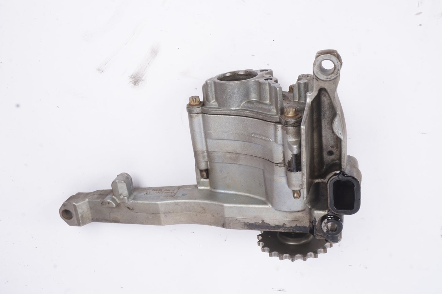 2011 - 2013 MERCEDES BENZ DODGE  3.0 DIESEL ENGINE OIL PUMP