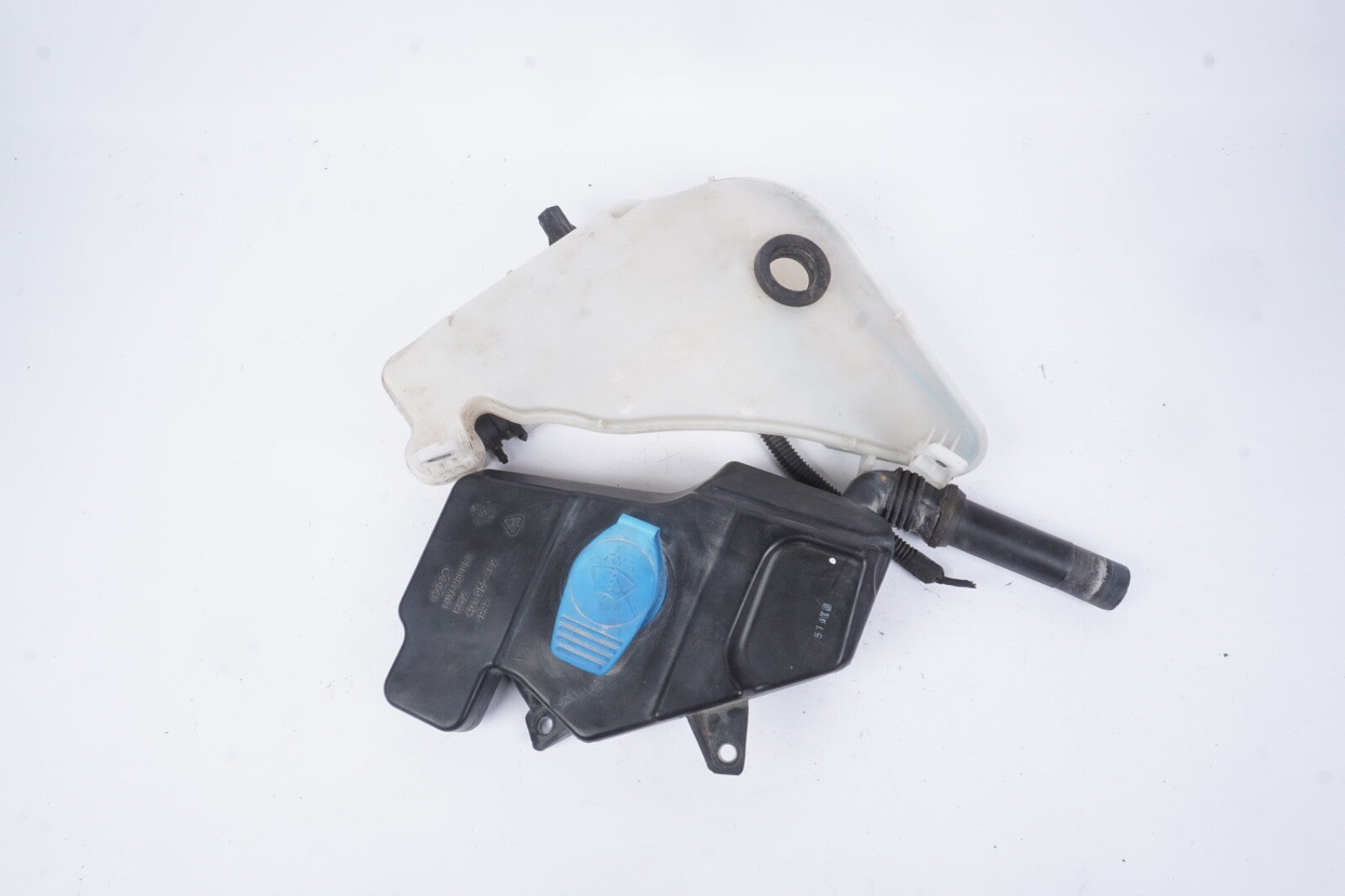 12-17 AUDI A6 S6 A7 S7 Windshield Washer Fluid Reservoir 4G1955462 OEM