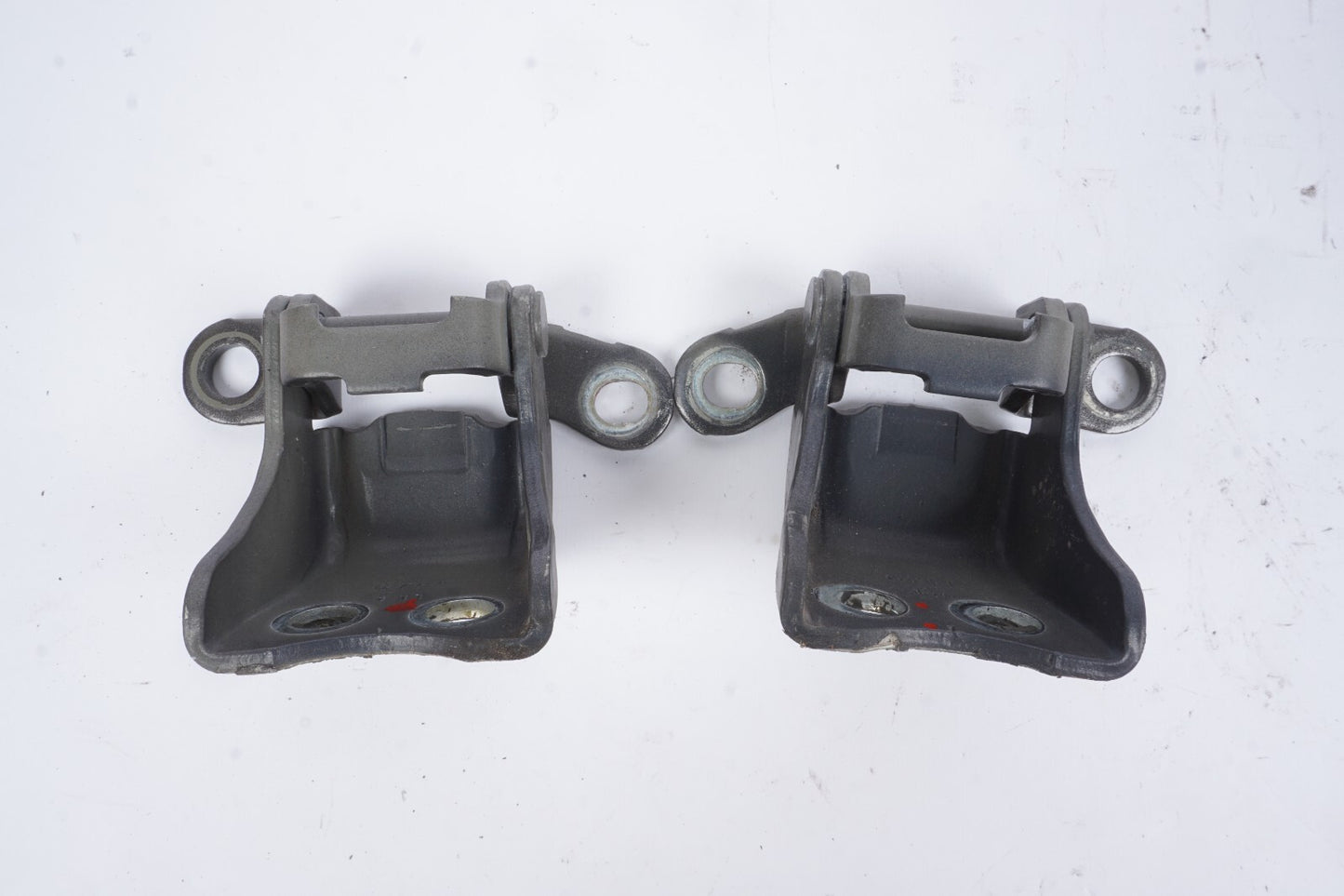 18 - 24 Honda Odyssey Front Door Hinge Lower Left & Right  OEM