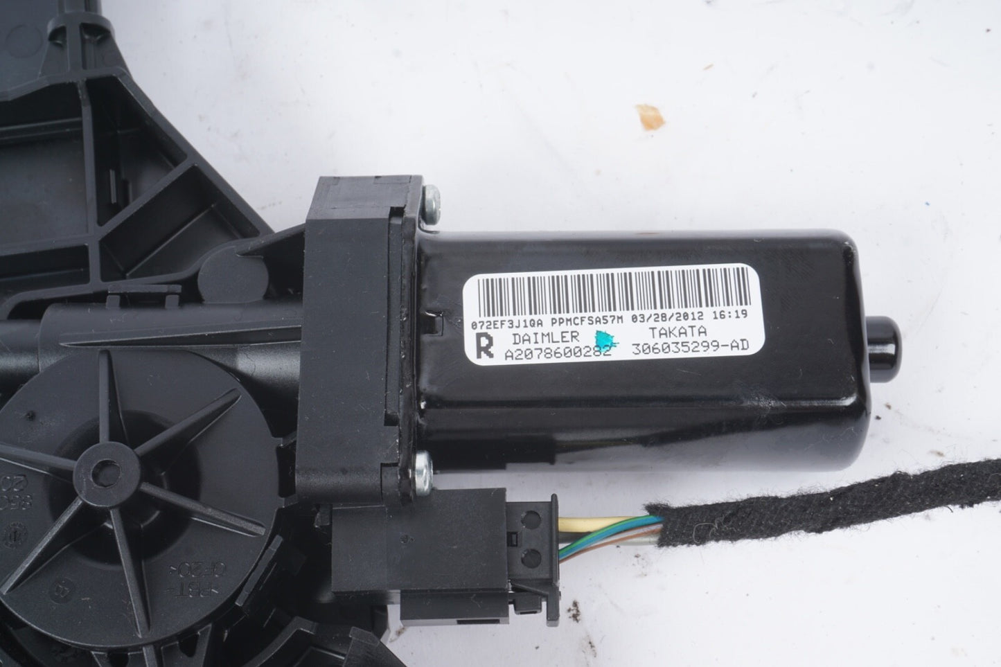 10-17 Mercedes W207 E550 E350 Right Side Seat Belt Feeder Motor Black OEM 56K